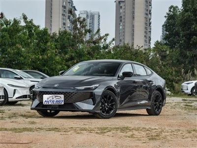 Changan UniV bensiiniauto